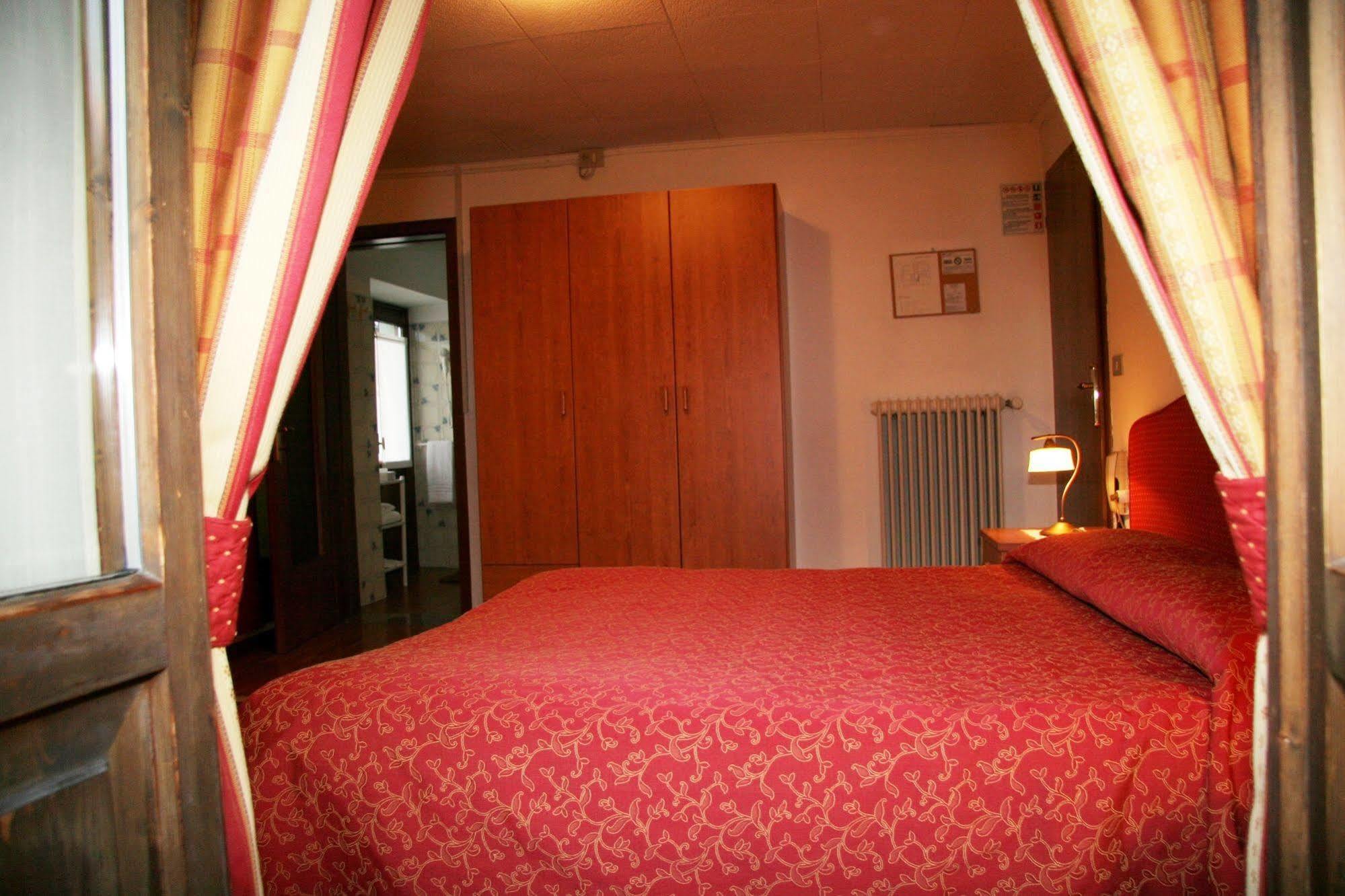 Hotel Garni Cavento 2*